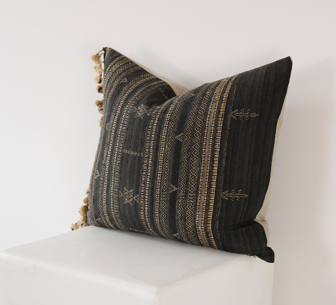 Pillow 001