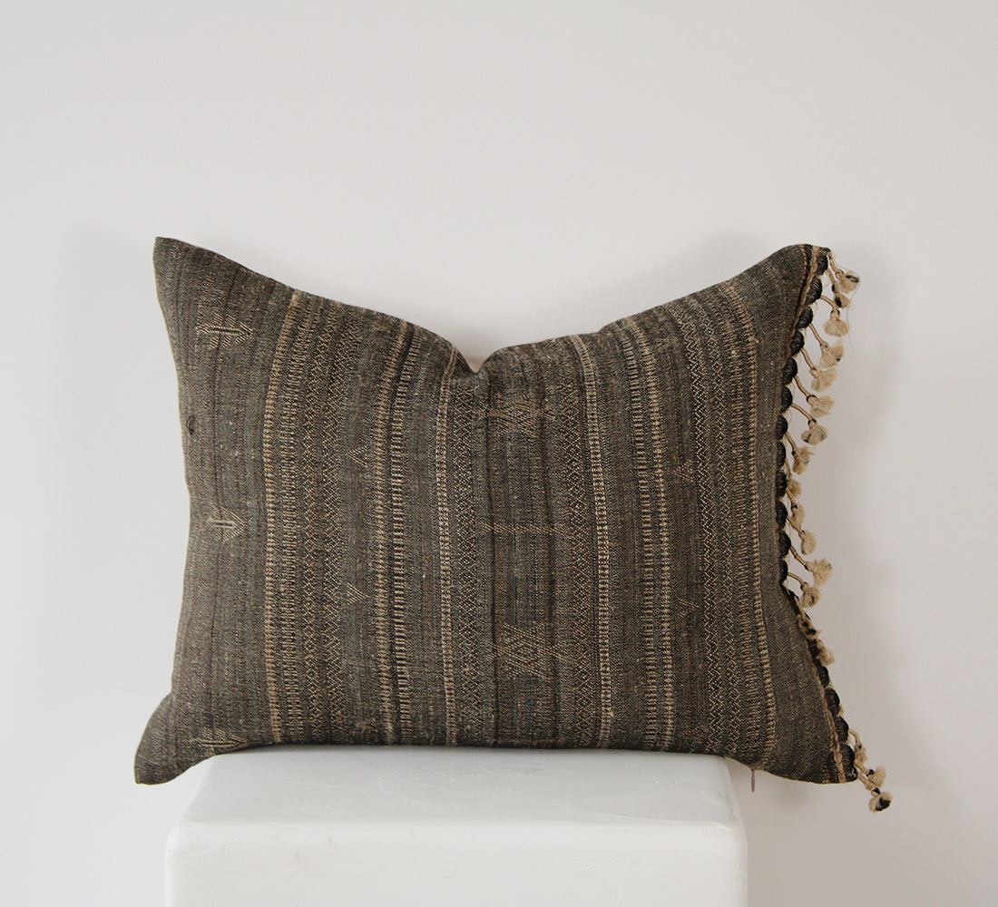 Pillow 002
