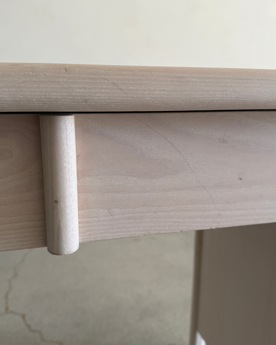 Anton Desk