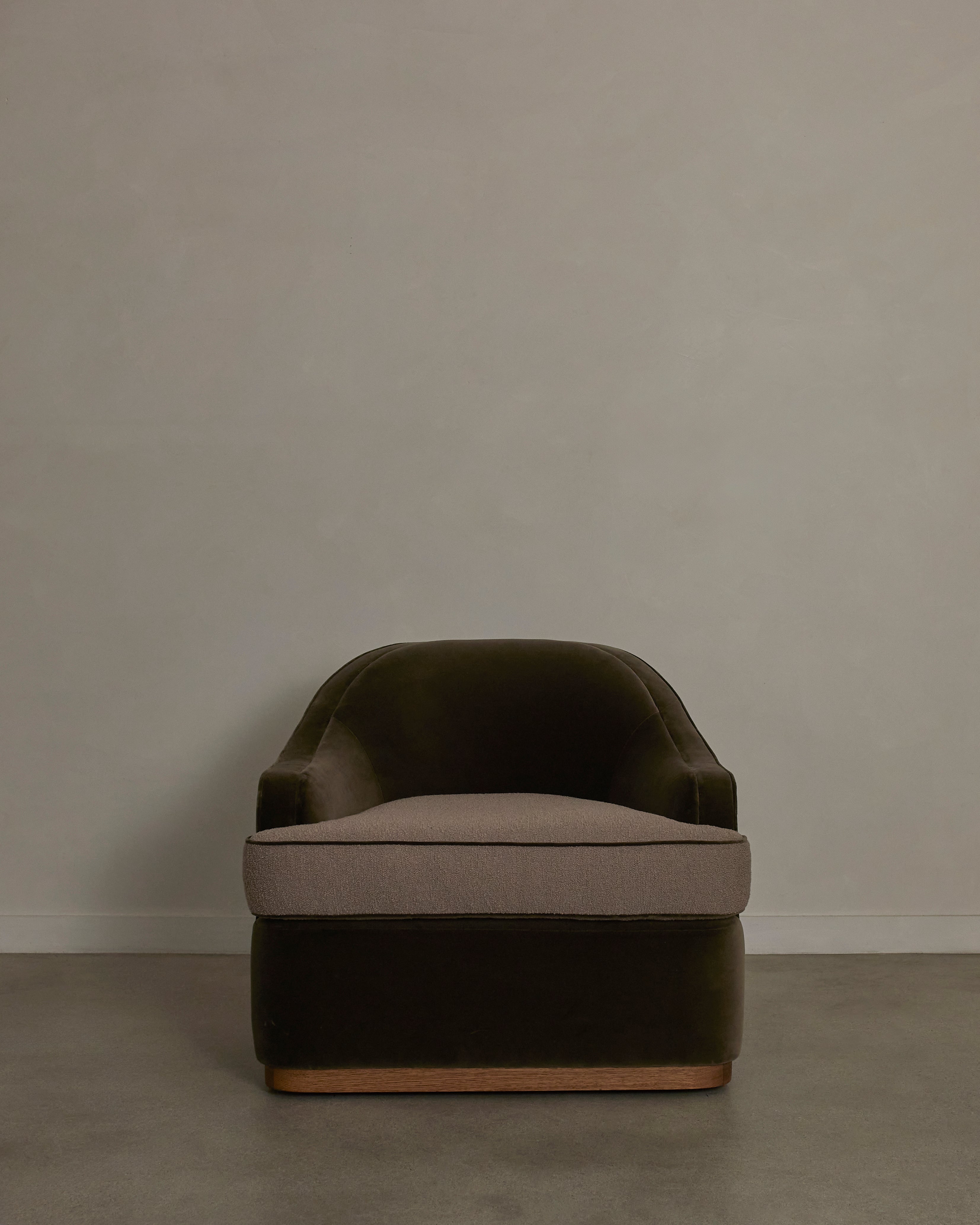 Monroe Swivel Chair