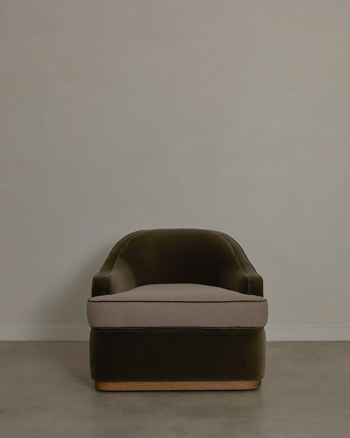 Monroe Swivel Chair