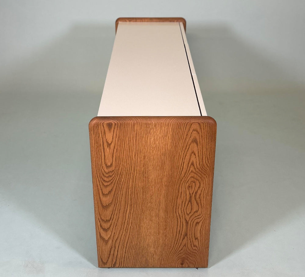 Bia Credenza