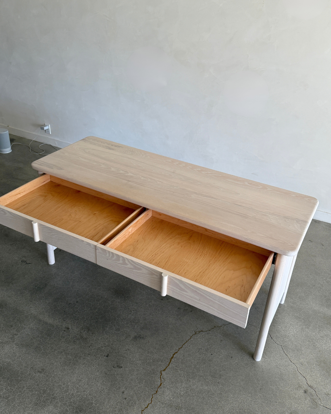Anton Desk