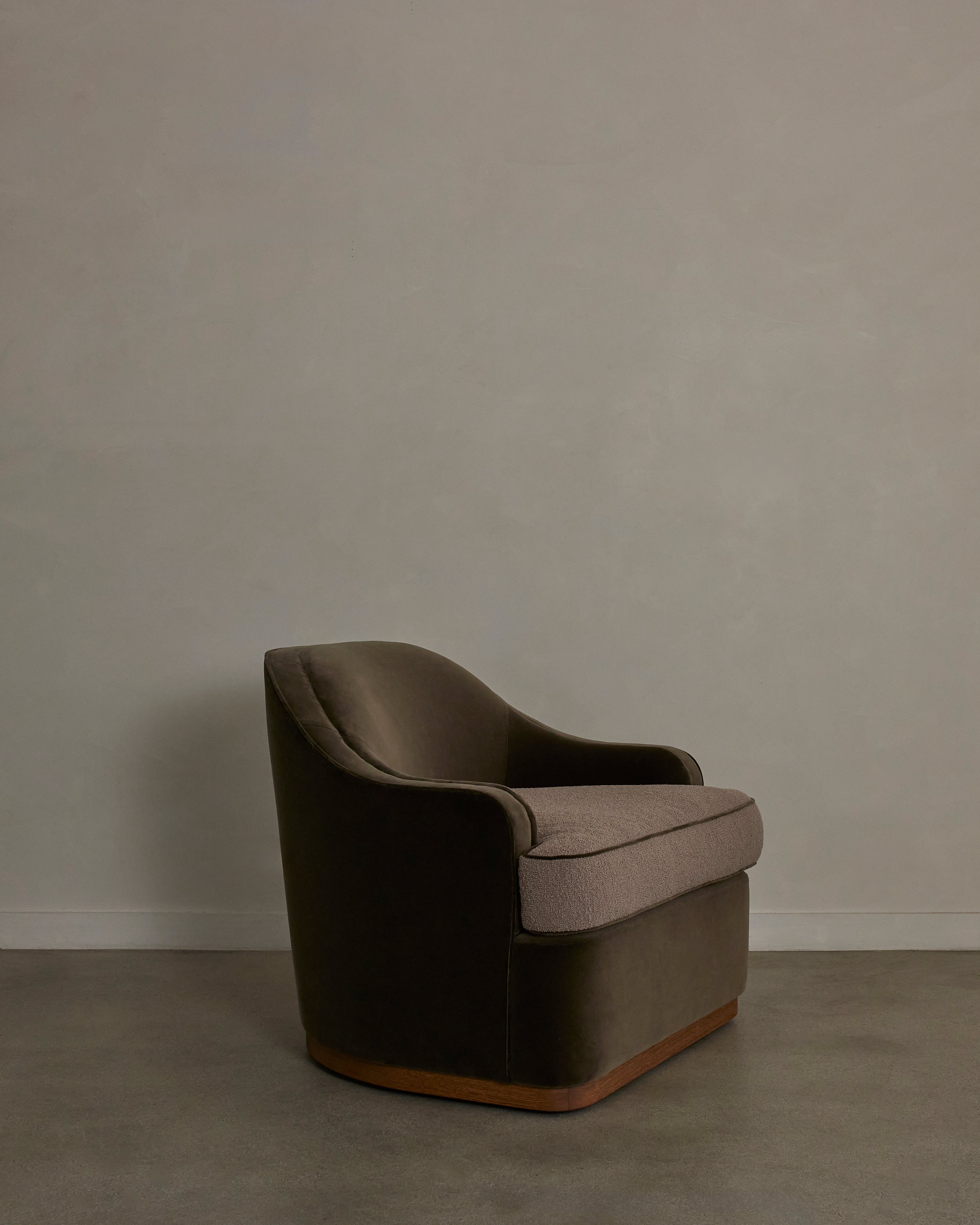 Monroe Swivel Chair